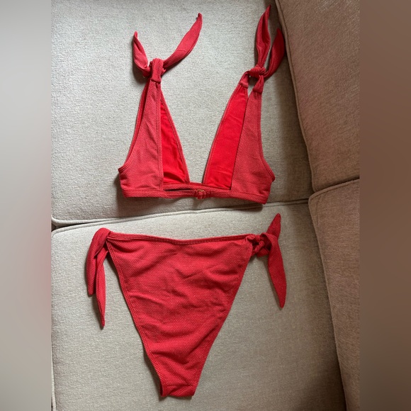 Tularosa Revolve swimsuit - Picture 6 of 14